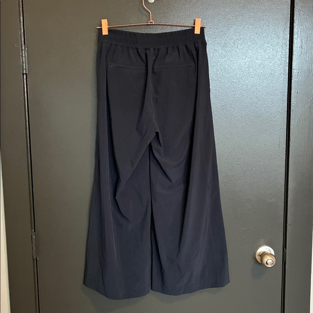 Athleta Brooklyn Navy Wide Leg Cropped Pants Sz 2 - Picture 4 of 6